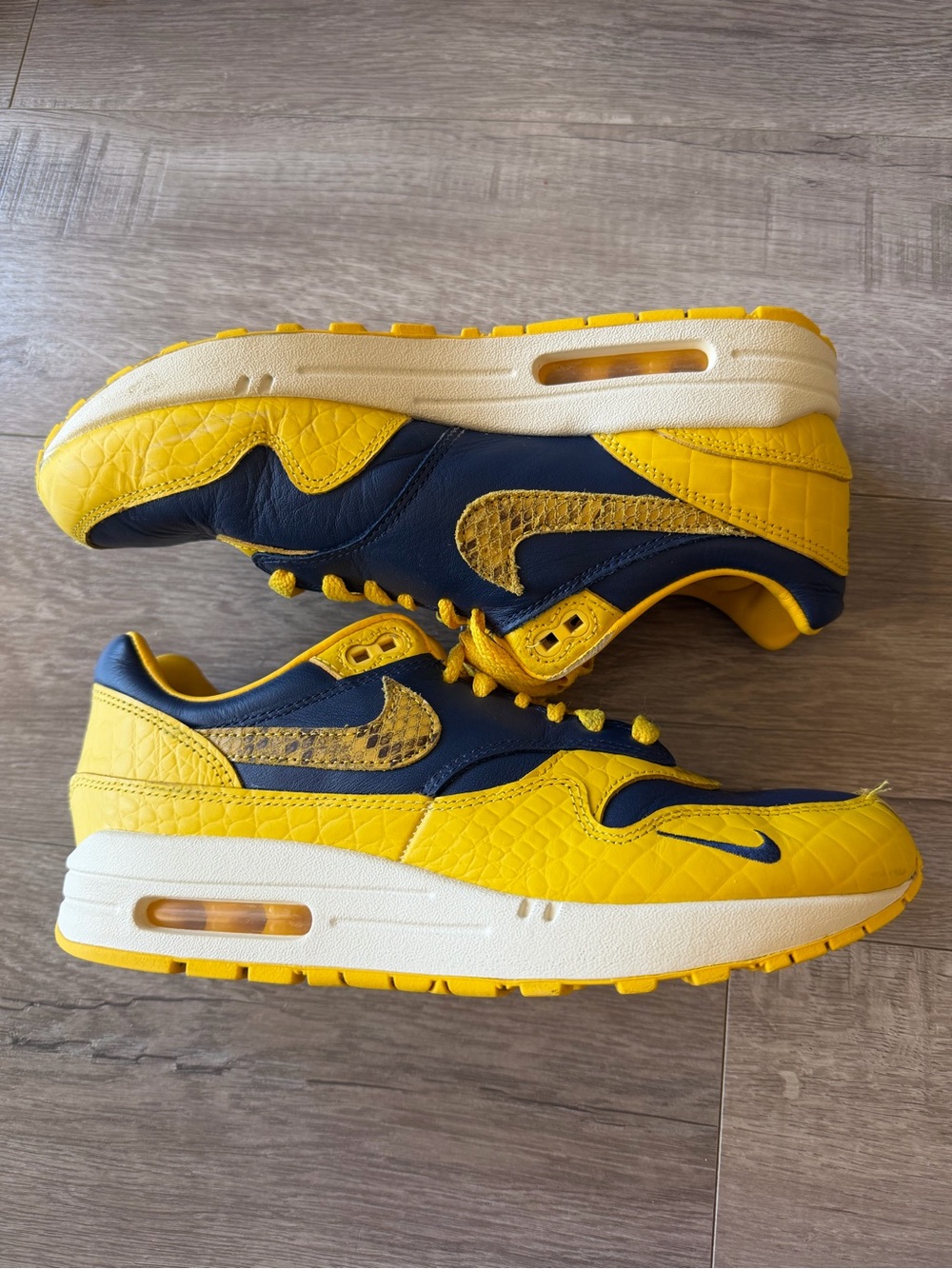 Nike Kids Sneakers in Yellow and Navy with Textured Swoosh